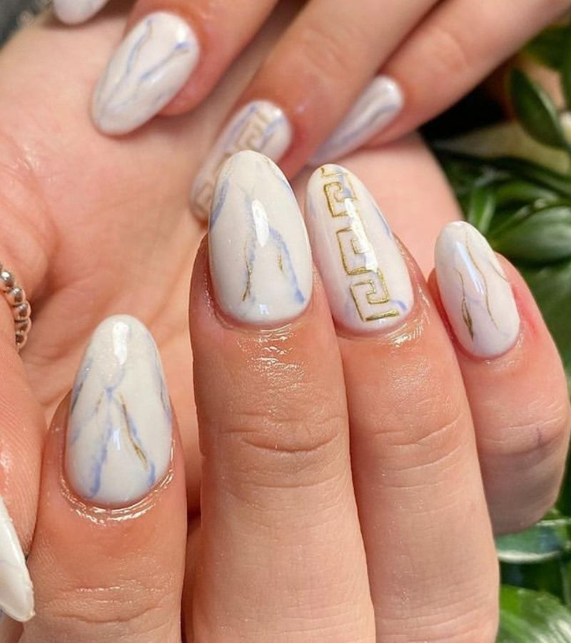 White Marble with Gold Accent as Fall Nail Design Ideas