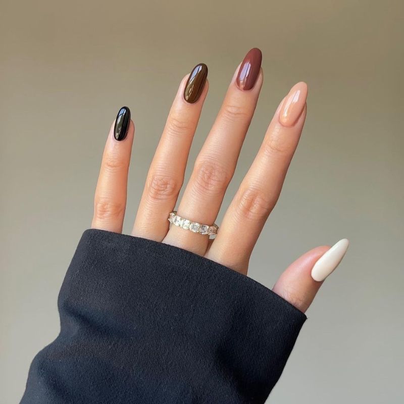 Coffee Gradient Fall Nail Design