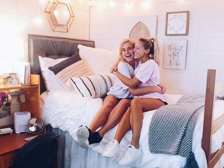 21 BEST Dorm Organizers All Under 30 (with Good Reviews)