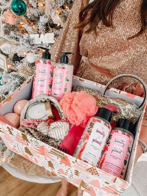 Holiday Beauty Gift - gift basket ideas for her