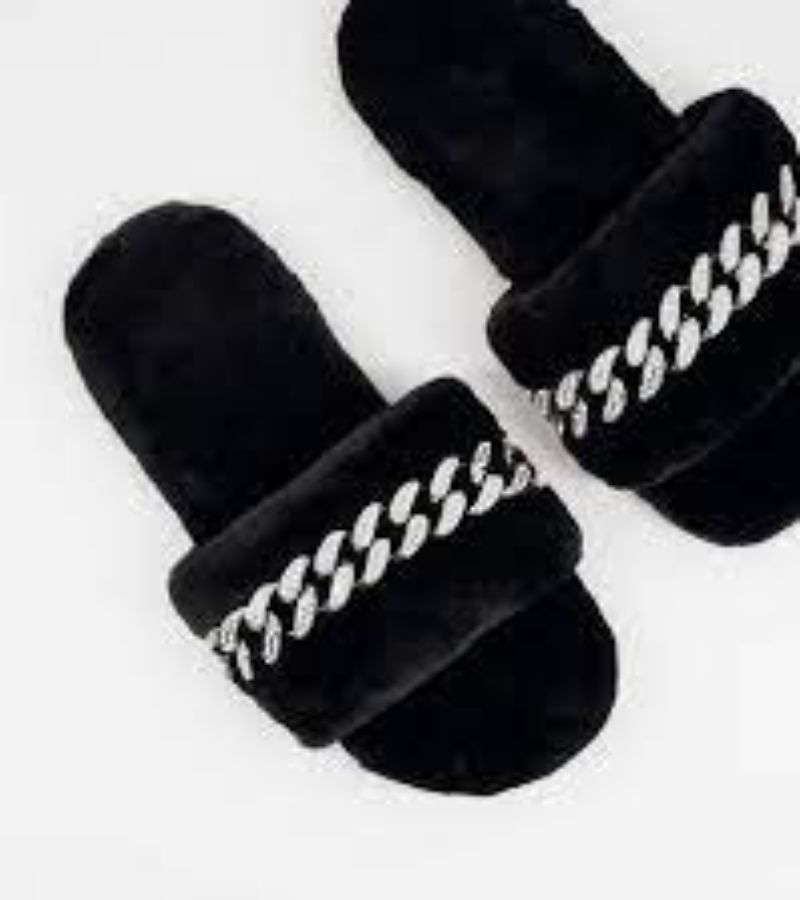 Black Slippers With Silver Chain - Best Comfy Slippers
