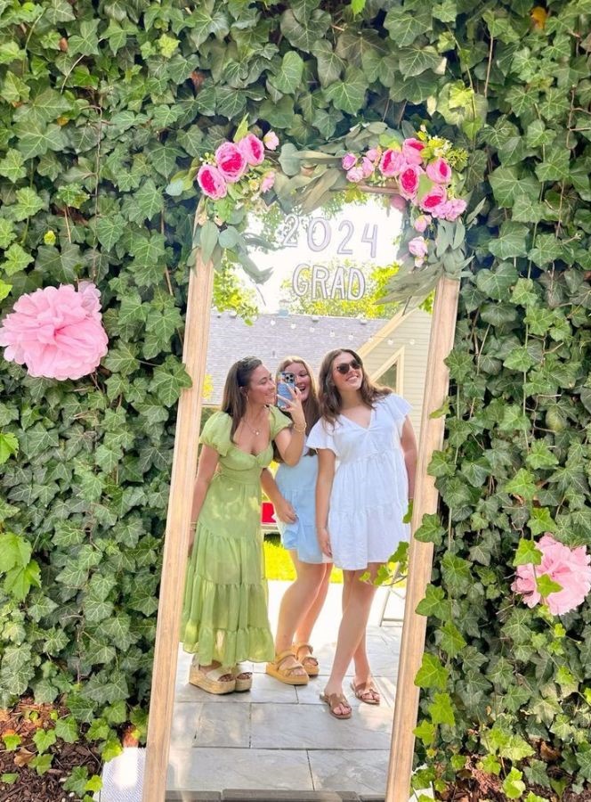 Floral Mirror Photo Spot unique graduation party ideas