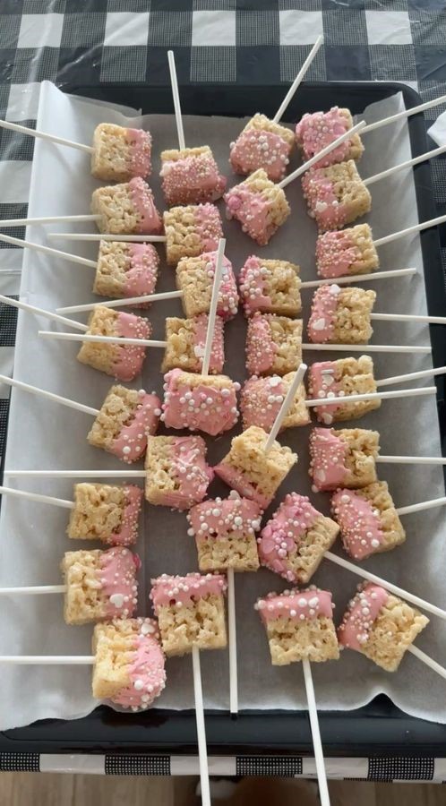 pink Rice Krispie Pops 