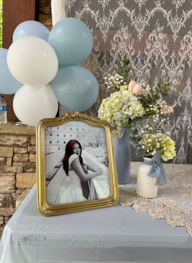Memory Table unique graduation party ideas