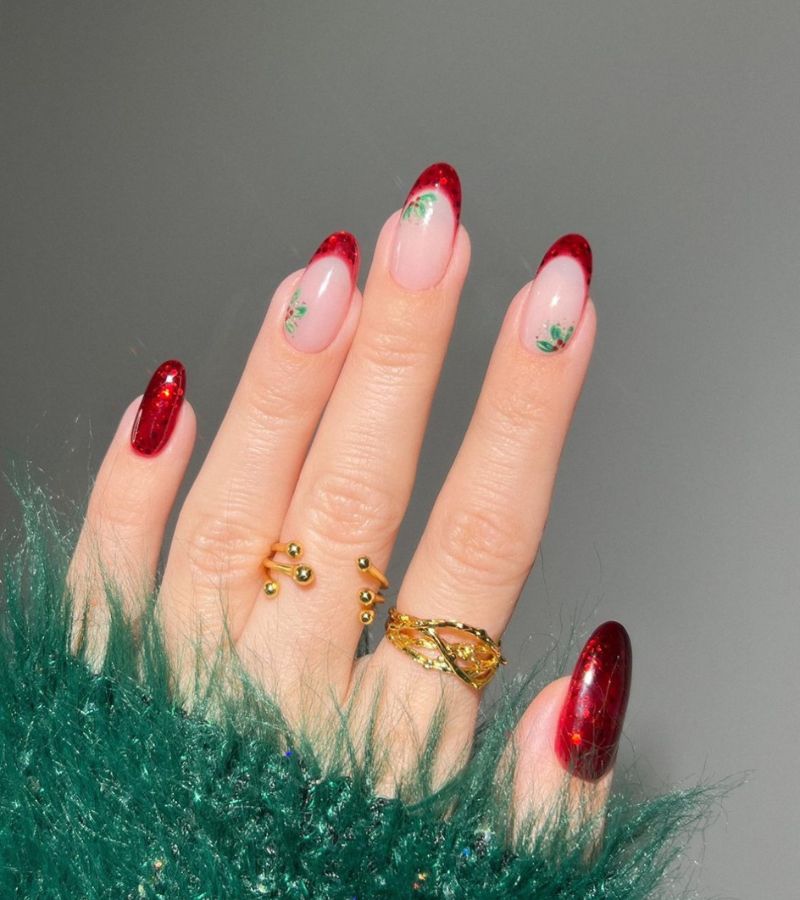 Mistletoe and Holly Berry nails