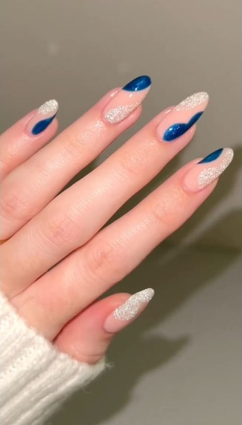 Glitter Frost - Christmas nail art