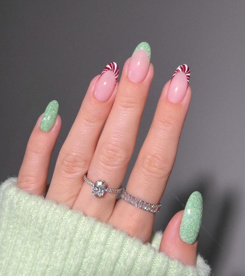 Peppermint Glitz - Christmas nail art