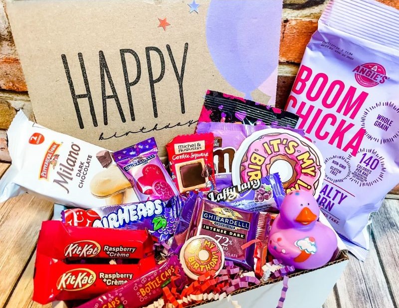 Snack box as personalized gifts for best friends