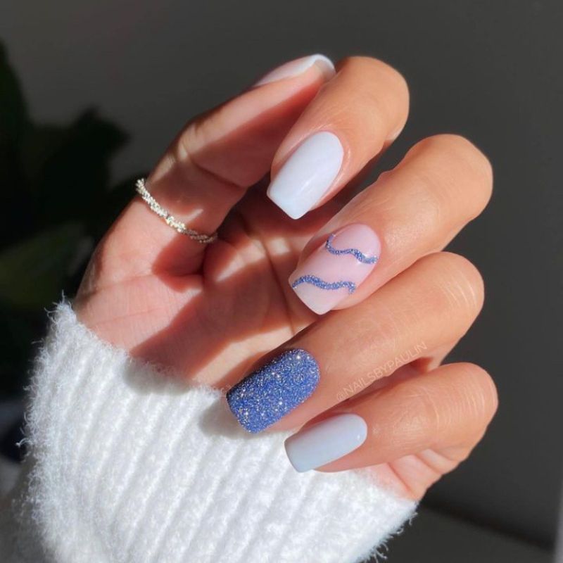 white and blue glitter - graduation nails 