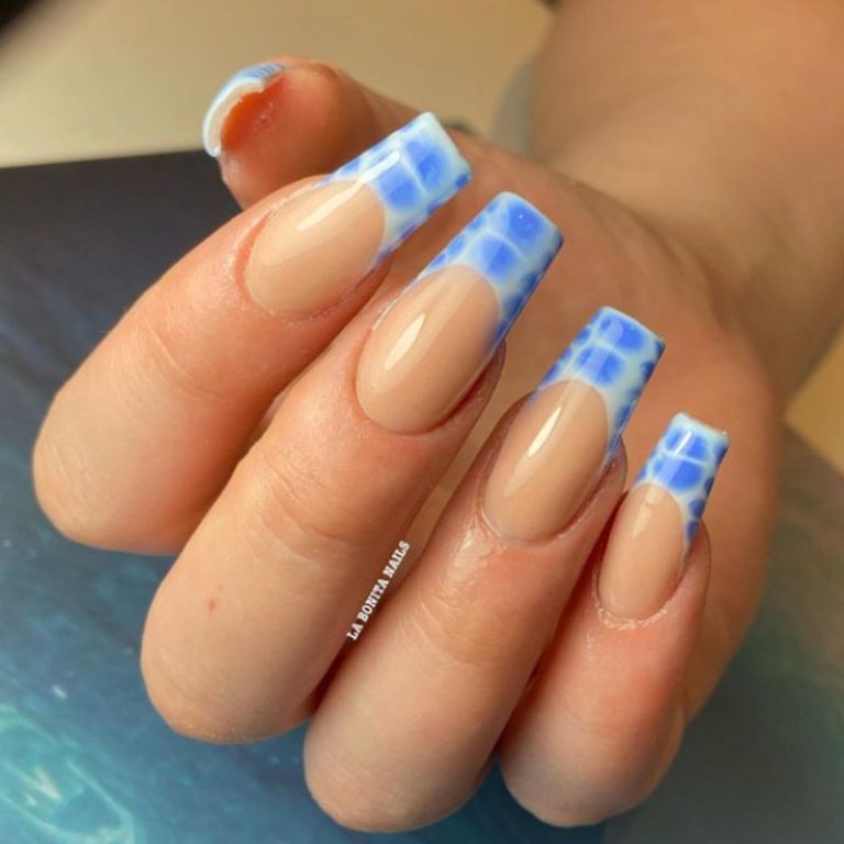33+ Latest Graduation Nails That Are Trending In 2025