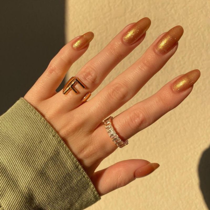 golden nails 
