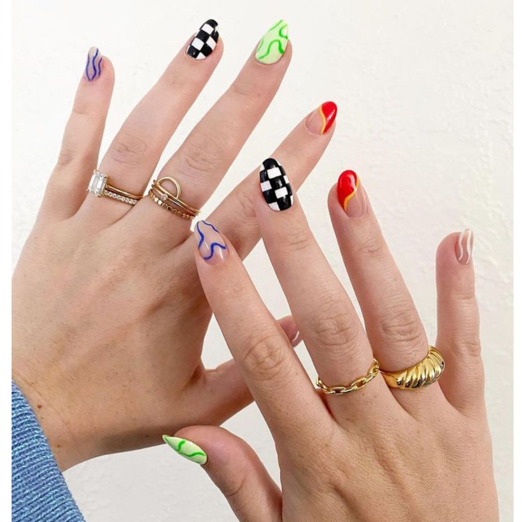 Summer abstract nails 