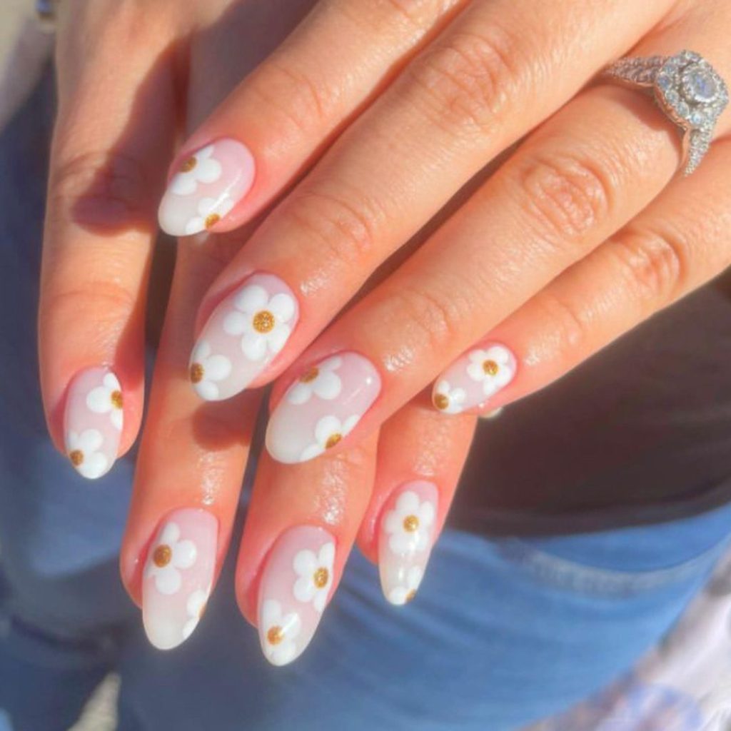 White flowers nails 