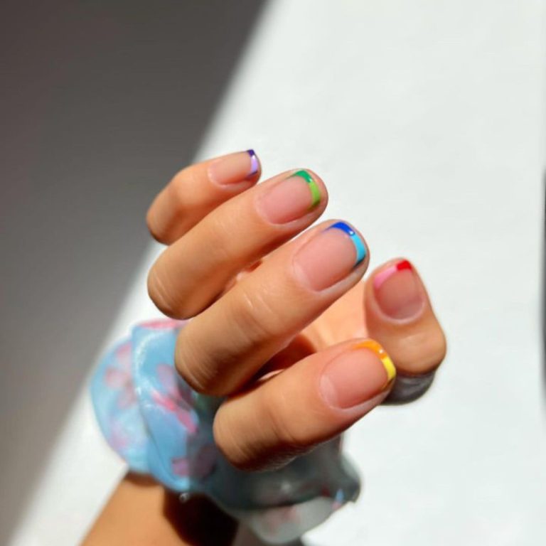 35+ Short Summer Nails 2024 That Are Chic & Vibrant