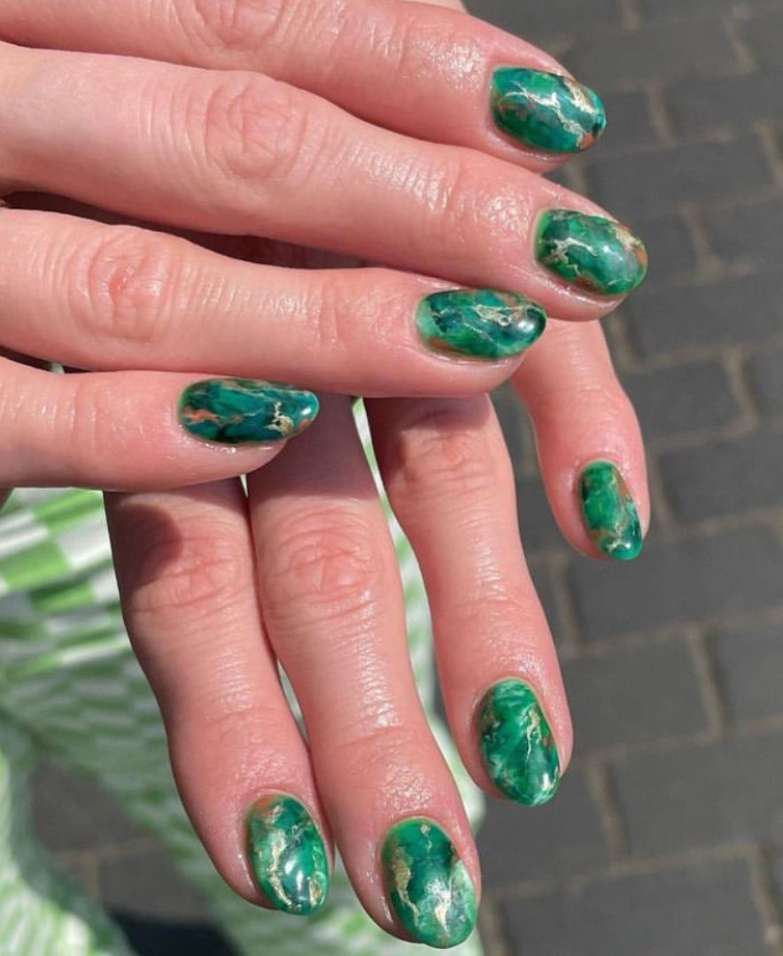 Uñas verde jade