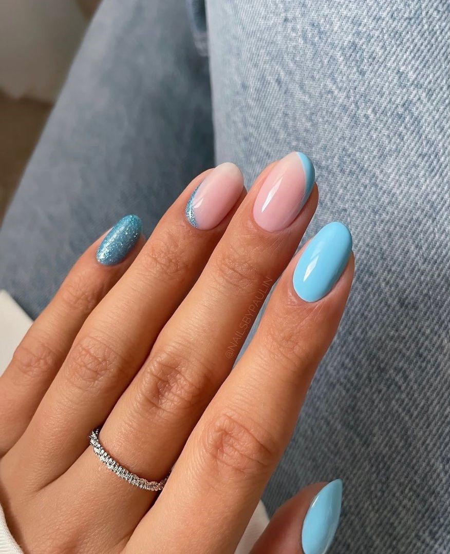blue jellyfish beach vacation nails