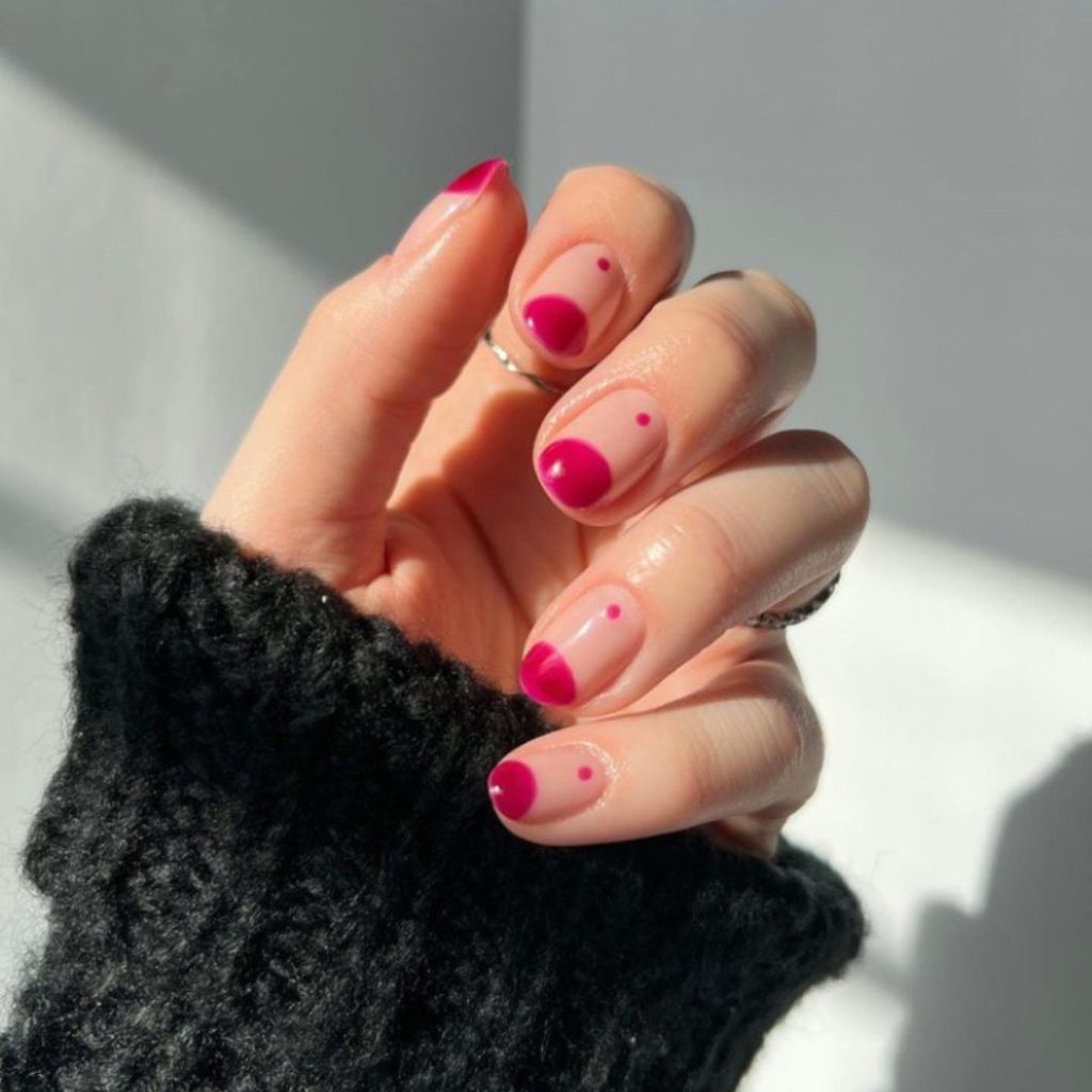 Short pink tips - beach vacation nails