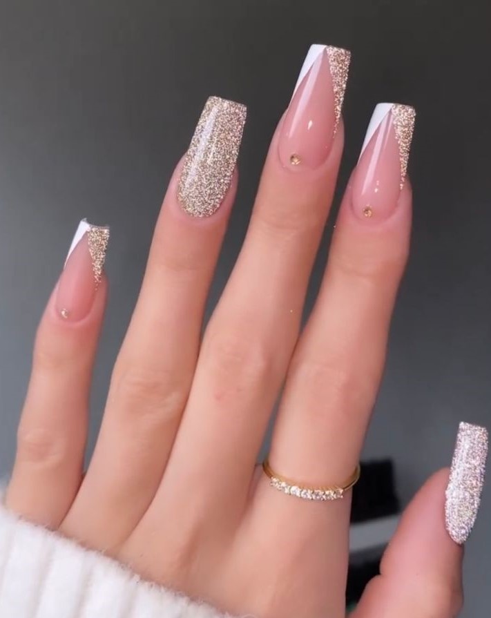Gold and white NYE nails