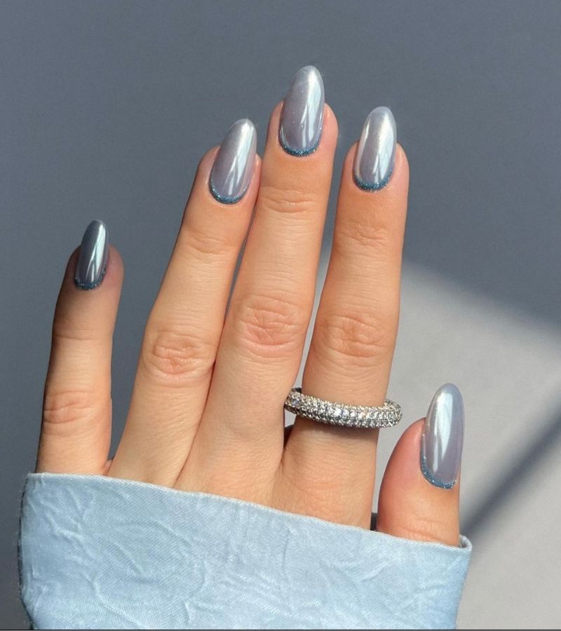 Metallic blue winter nail designs