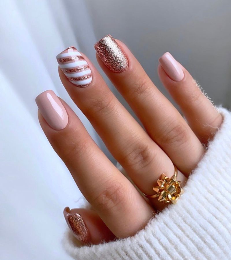 Shimmer pink nails