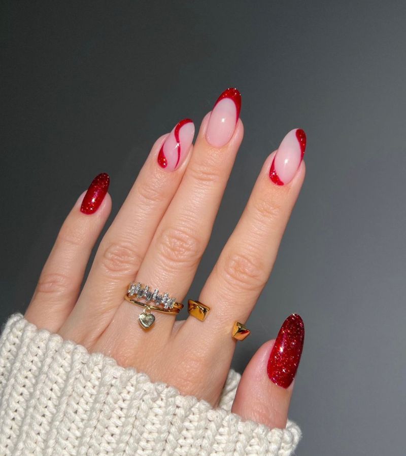 Glittery red winter nail designs 