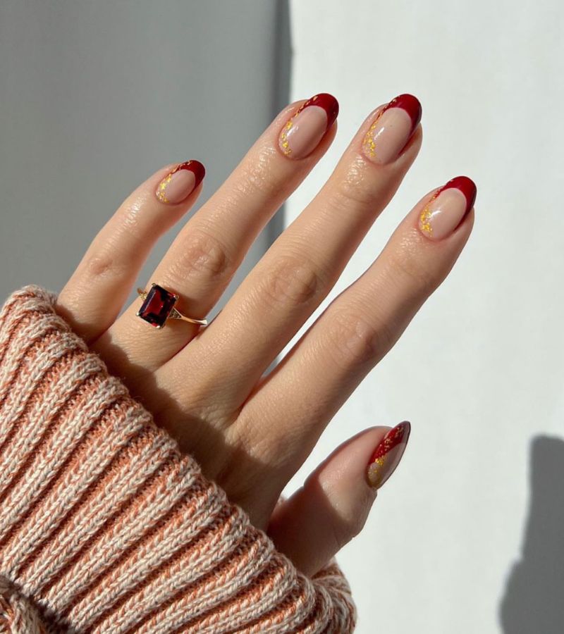 Short festive winter nail designs 