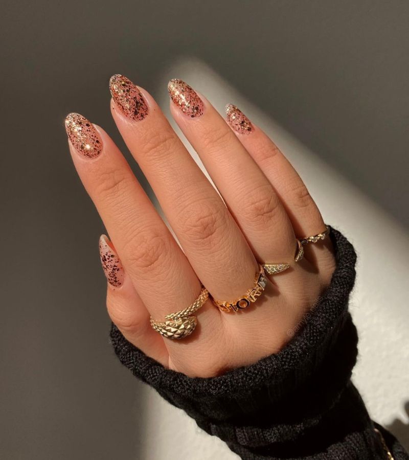 Glitter bomb nails