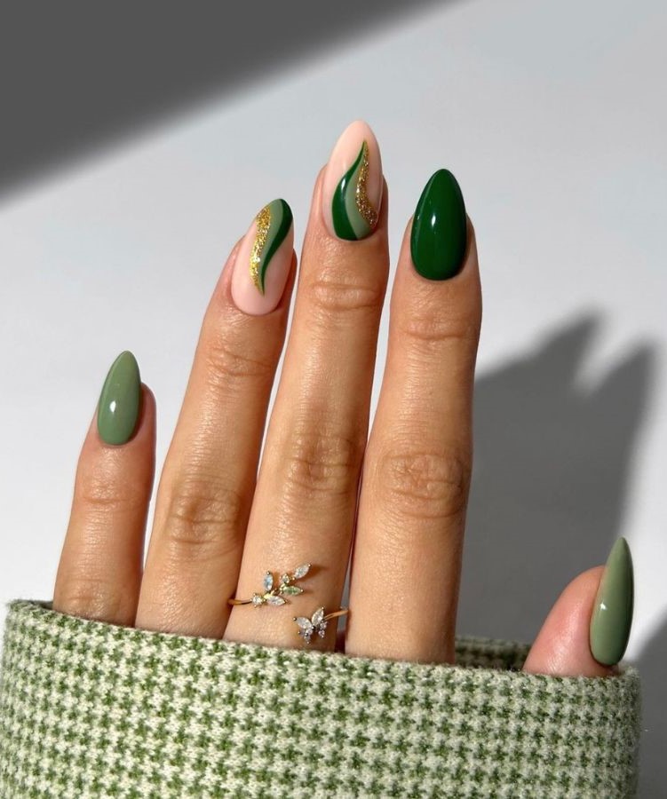 Green Winter Nail Designs 