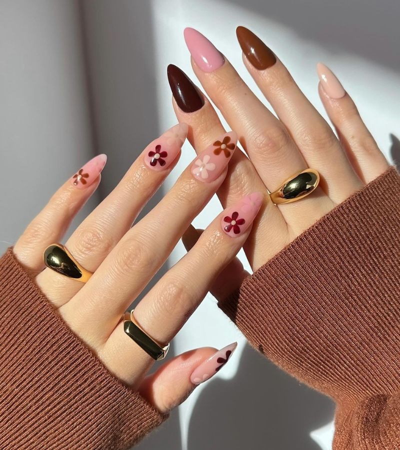 Brown nails with flowers