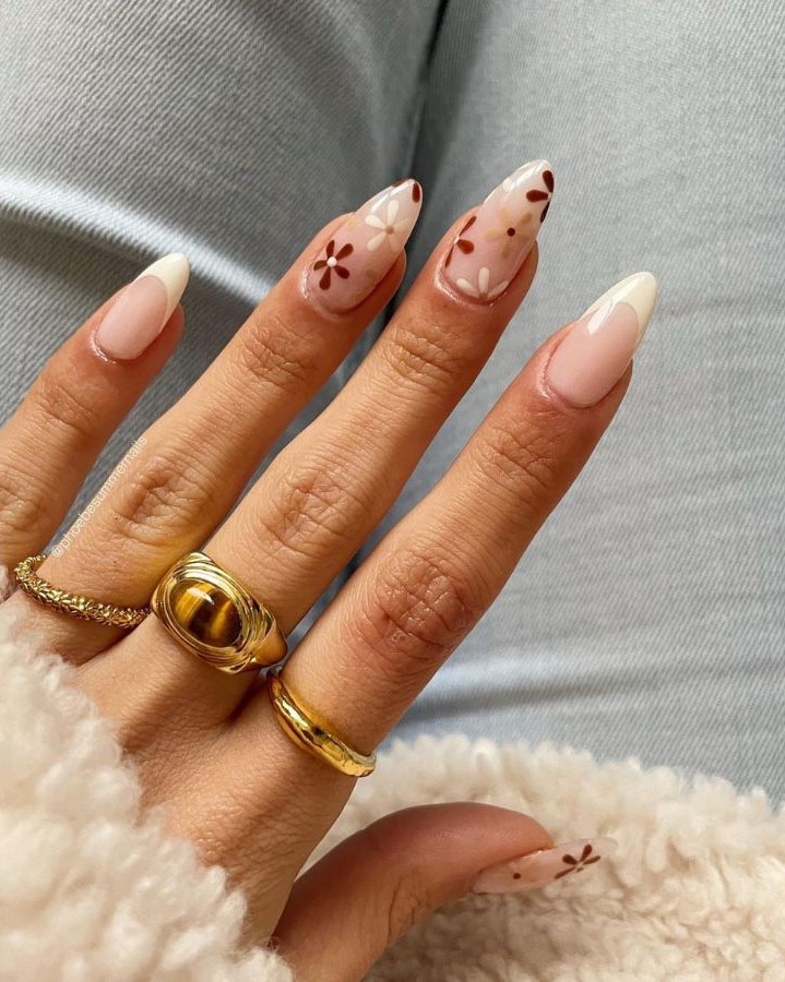 Brown nails with flower patterns