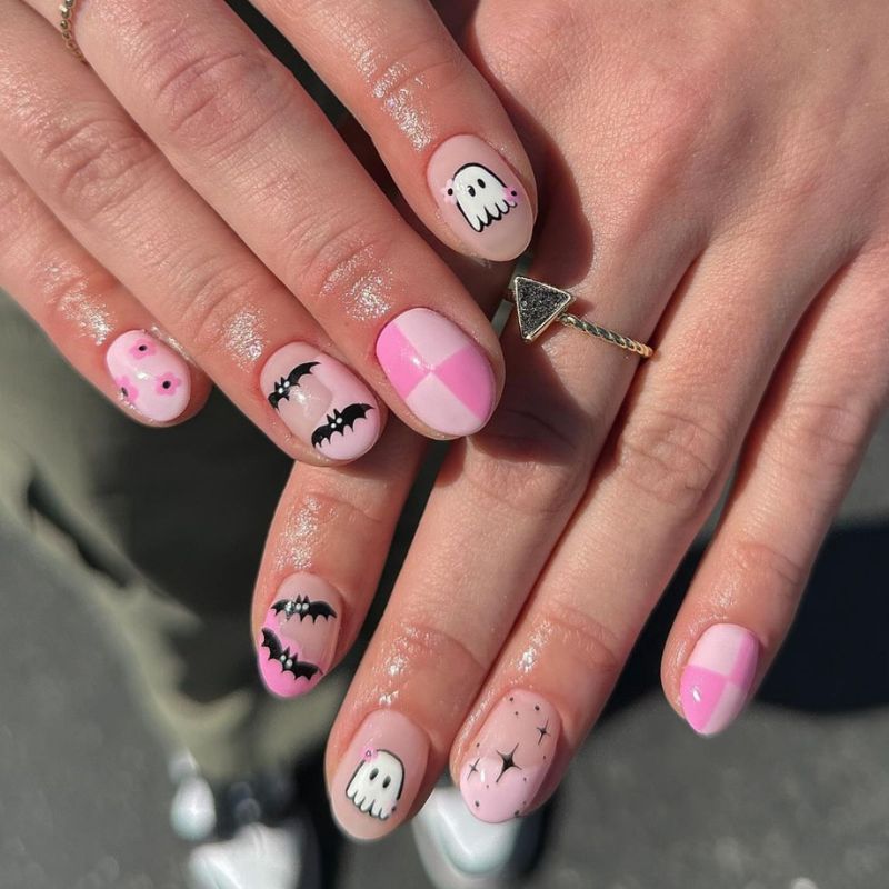 Cute ghosts pink halloween nails