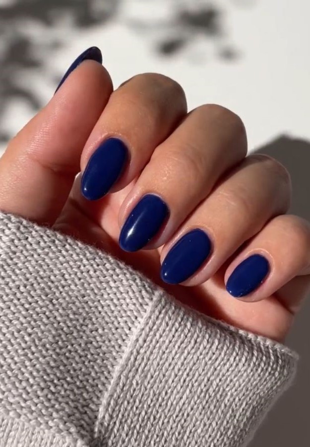 deep autumn blue nails - short fall nails 