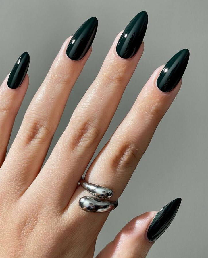 Dark Green Gloss Nails 