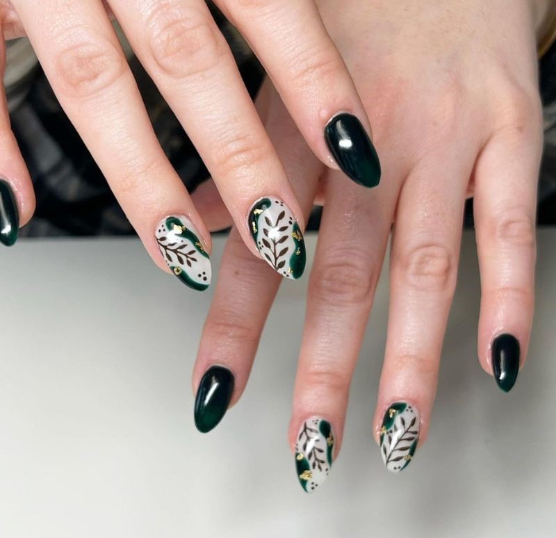 Dark Green Abstract Nails 