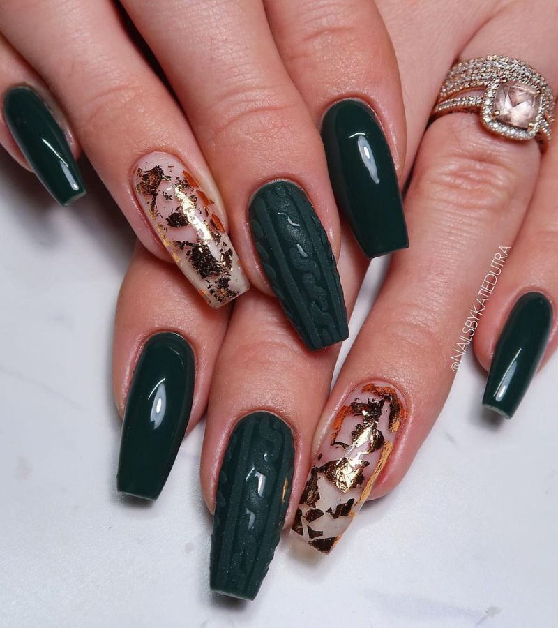 Dark Green Sweater Nails 