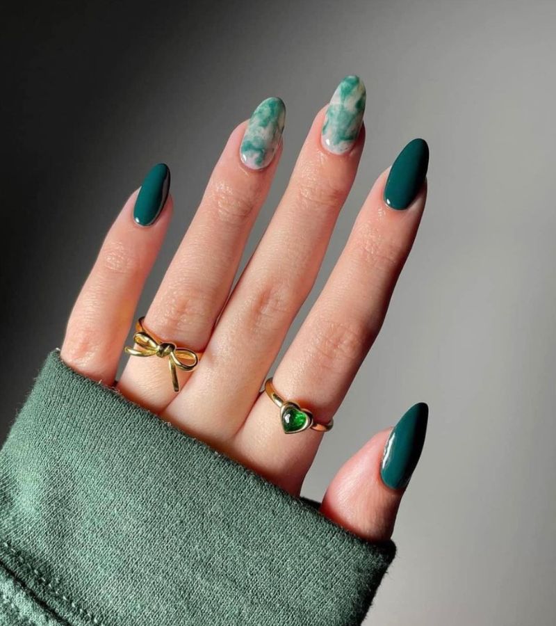 Dark Green Marble Nails 