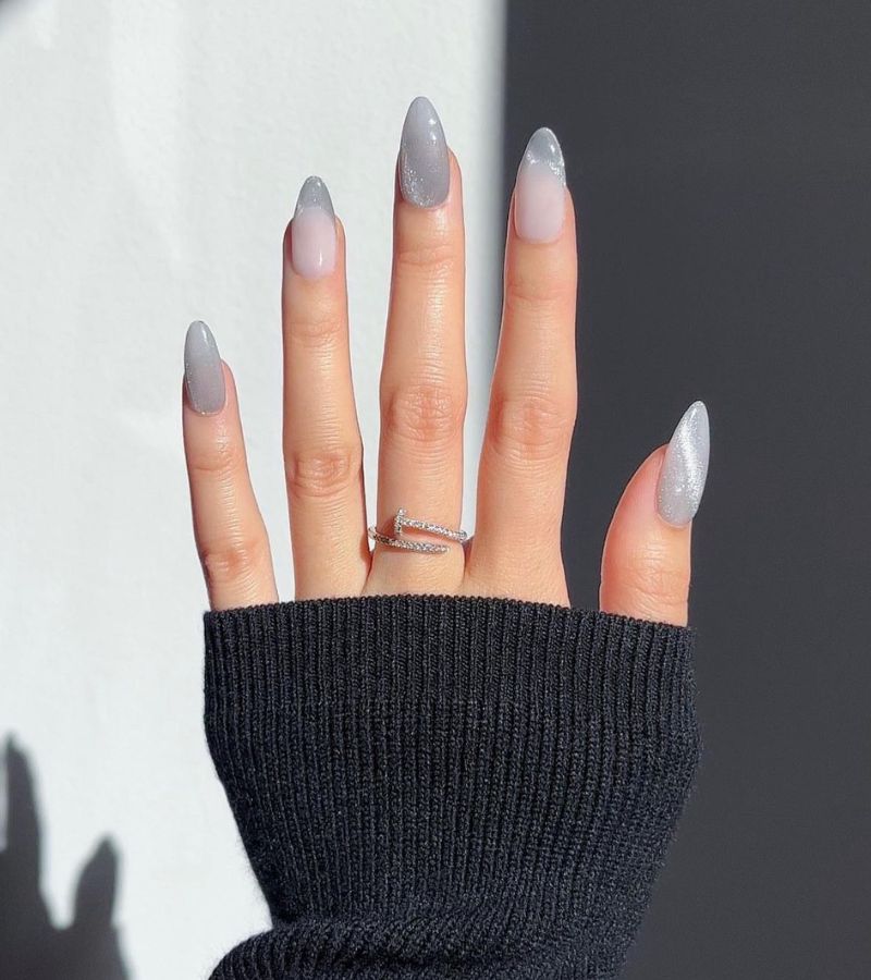 Silver Sparkly Nails 