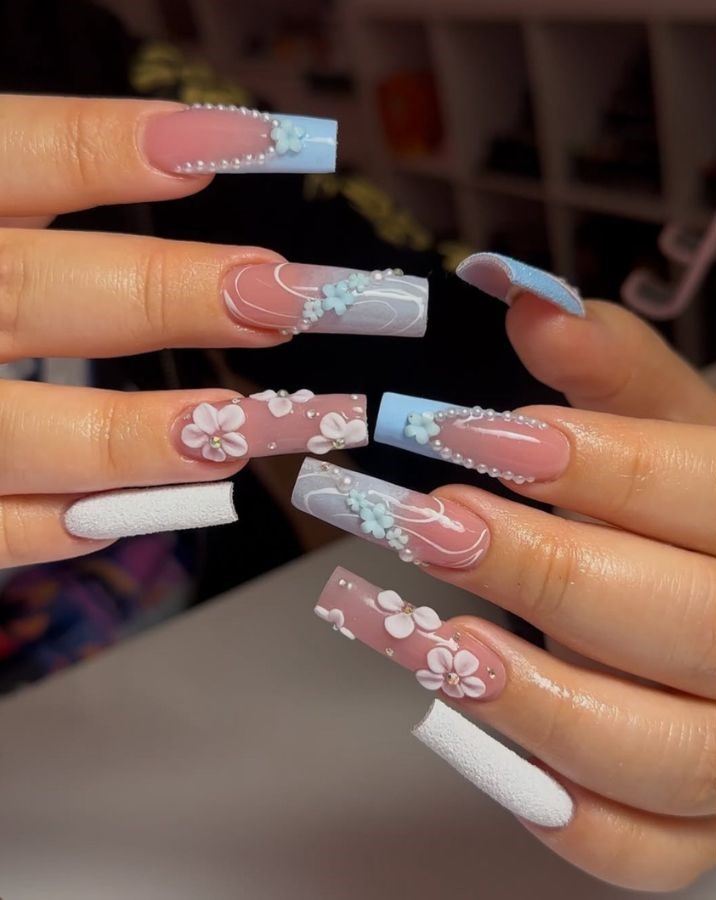 baby blue acrylic nails