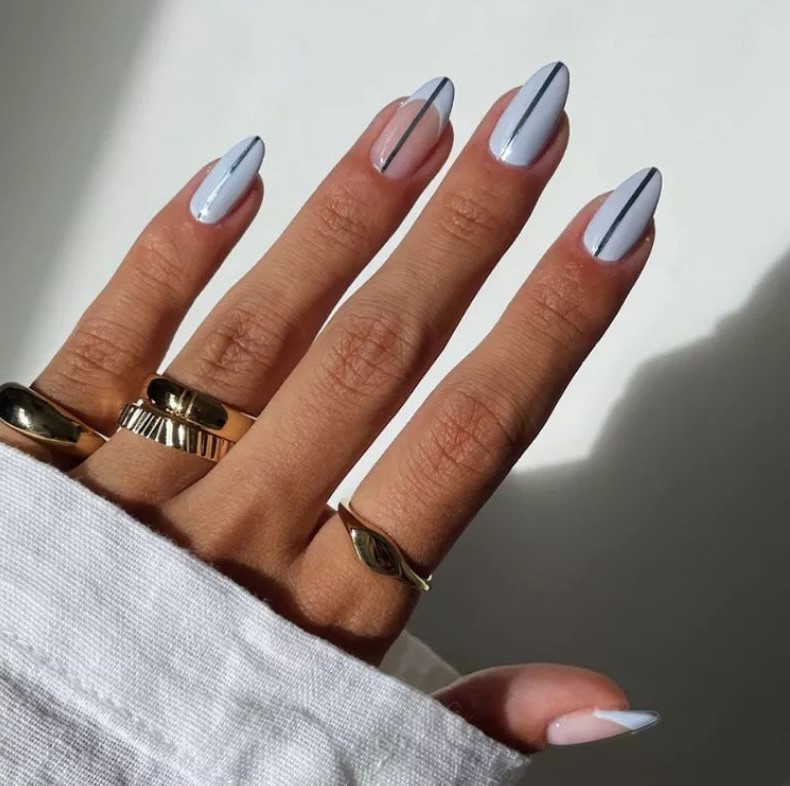 baby blue nails with blue line