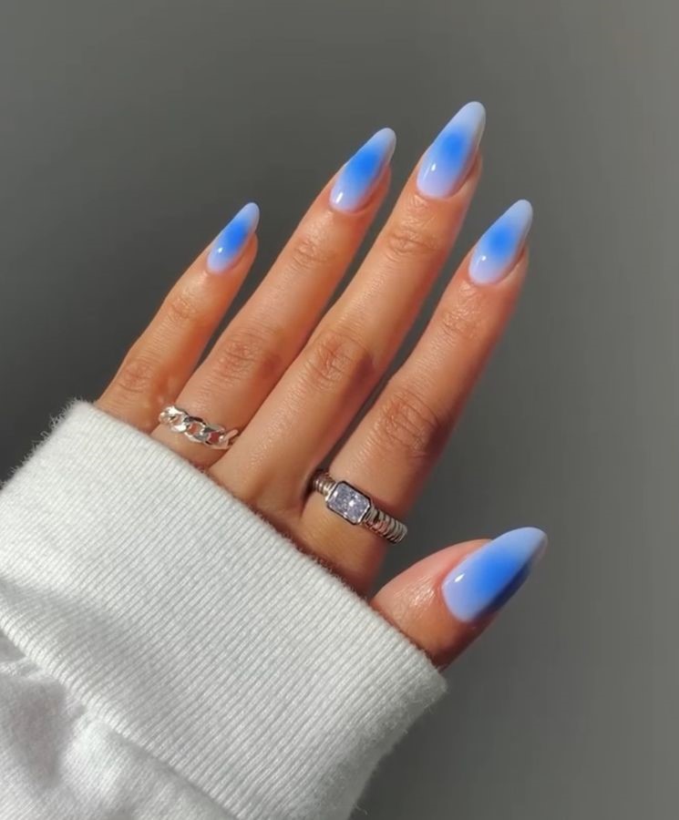 baby blue aura nails