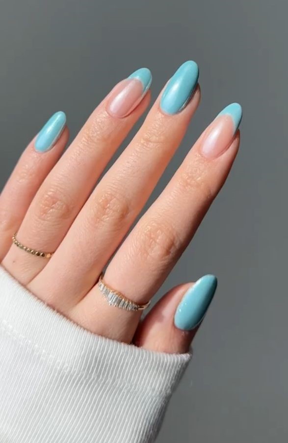blue chrome nails 