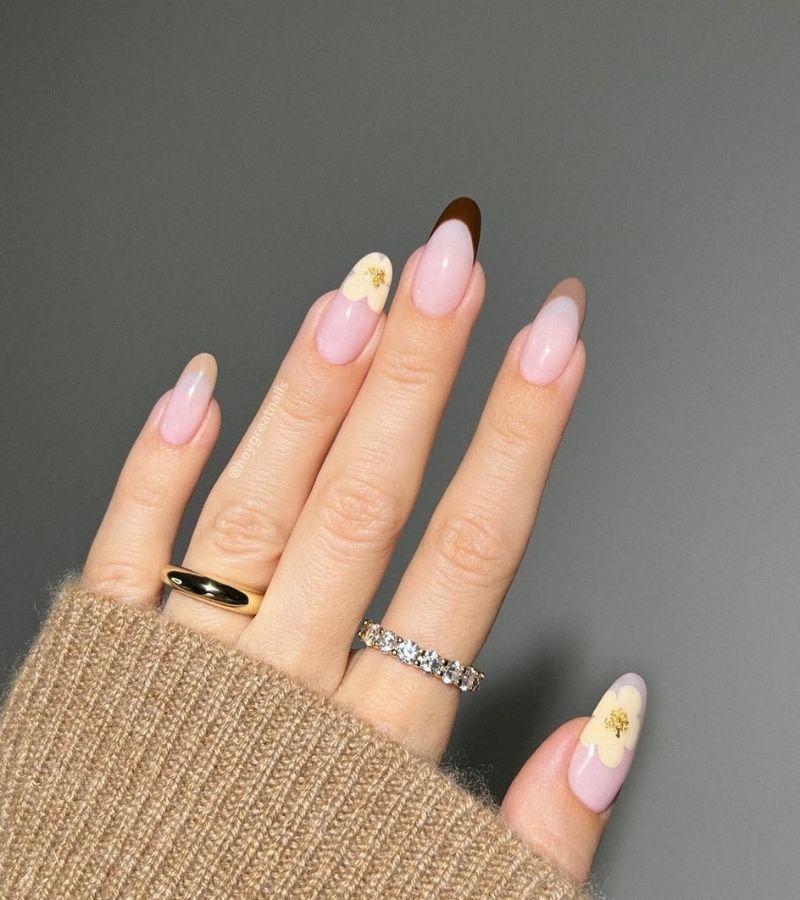 blooming mocha nails