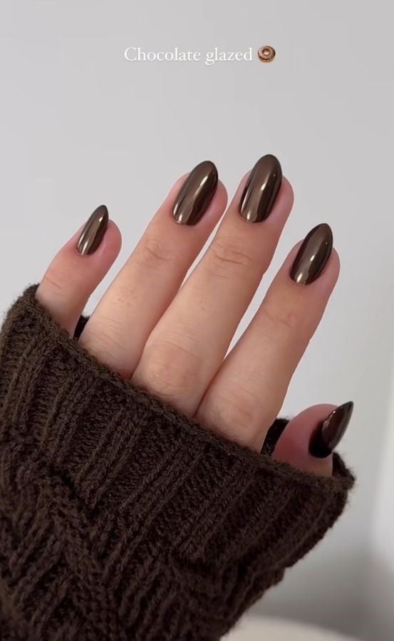 brown chrome nails