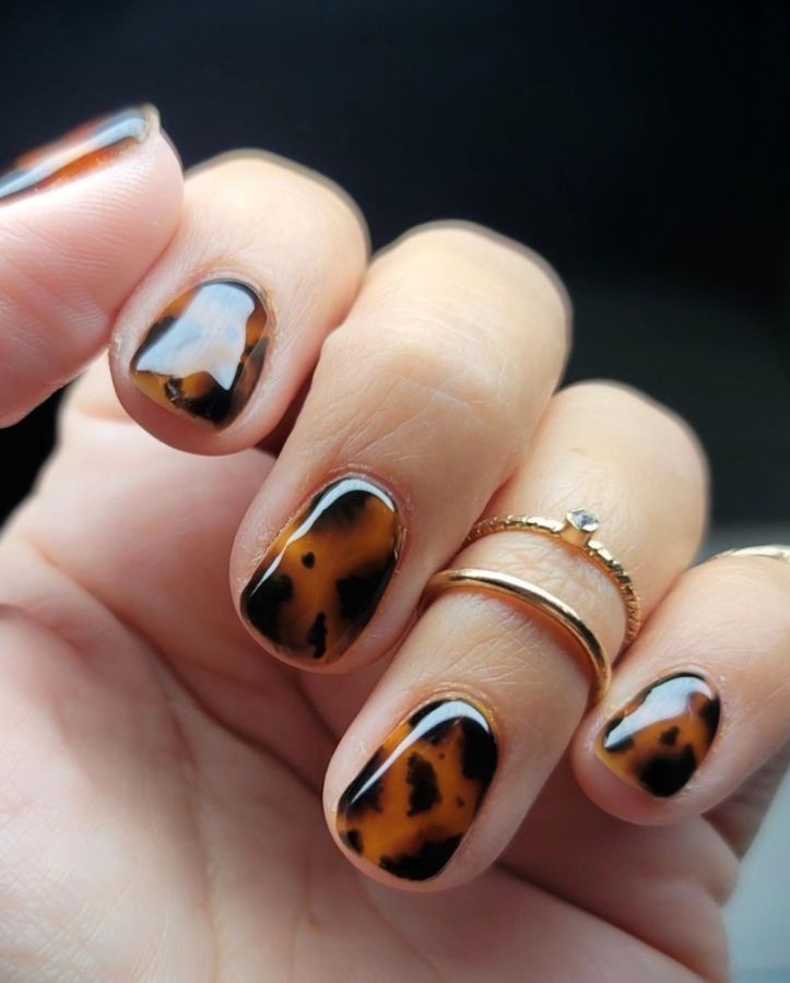 glossy tortoise shell nails