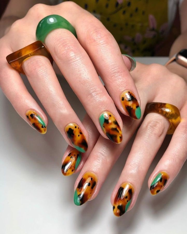 tortoise marble green nails