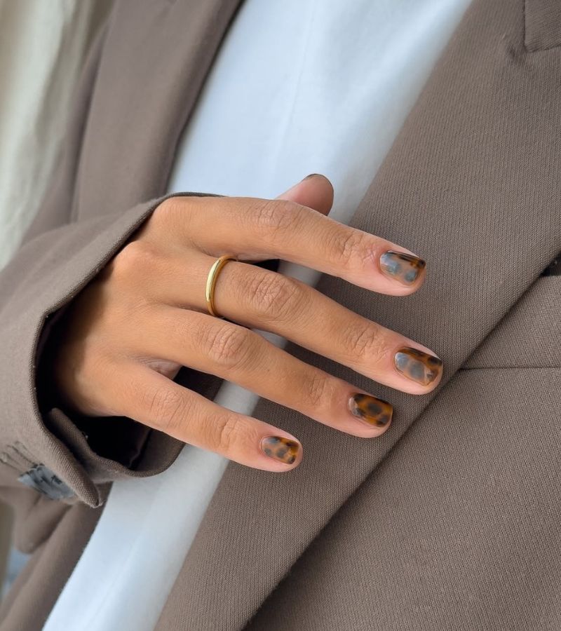 tortoise matte nails
