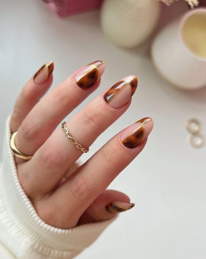 tortoise shell nails with gold dots