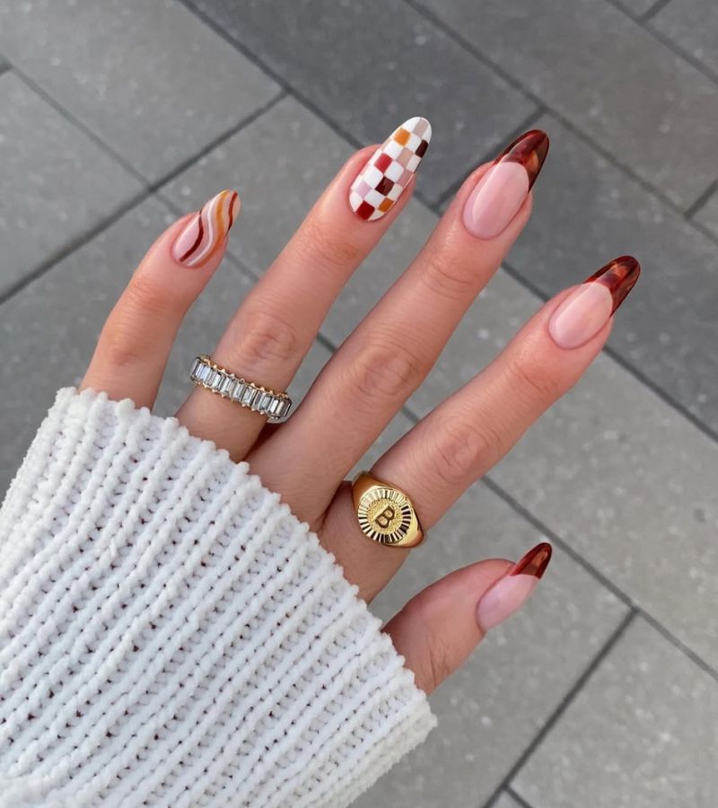 tortoise check swirl nails