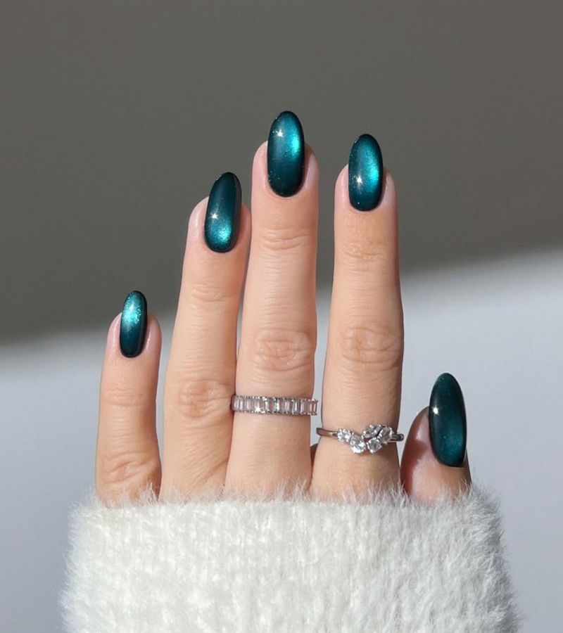 acrtic blue aura nails