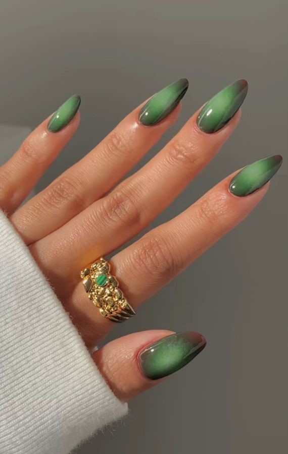 green aura nails